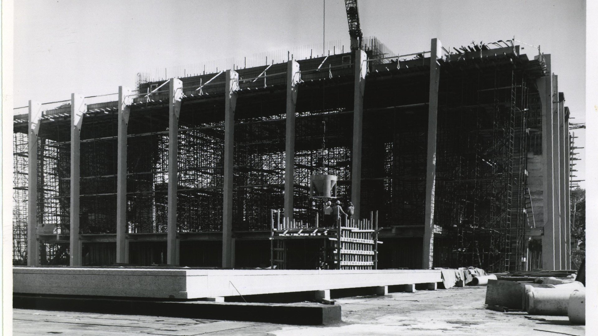 Construction des murs extérieurs du Grand Théâtre