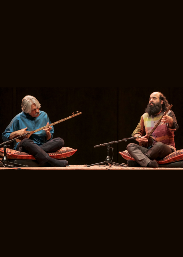 Kayhan Kalhor & Kiya Tabassian jouant du sétar