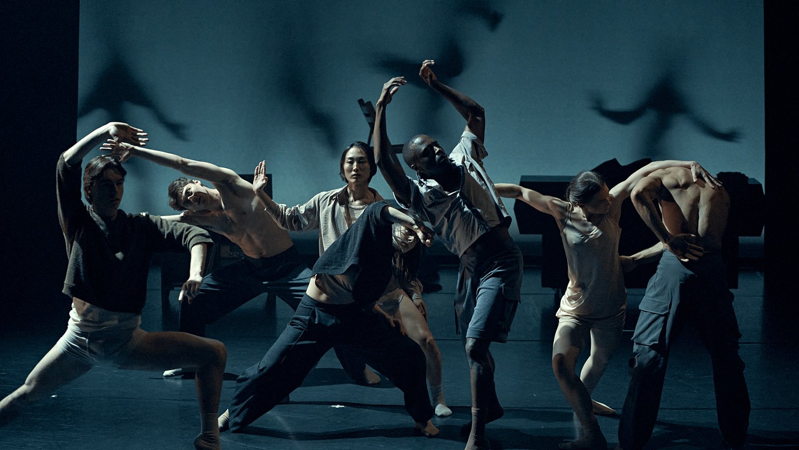 La Revue Finale 1737 by Sasha Onyshchenko WEB