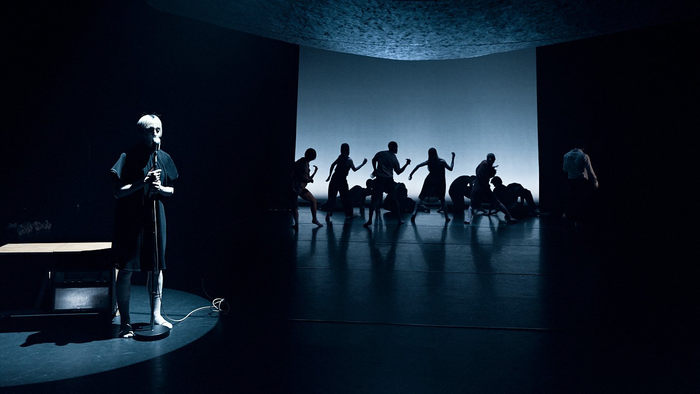 La Revue Finale 4126 by Sasha Onyshchenko WEB